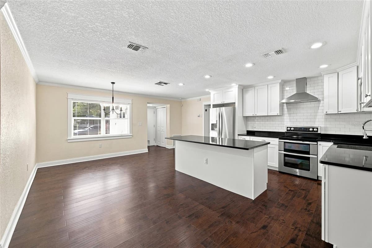 8327 JENNIFER LANE — photo 15 of 56