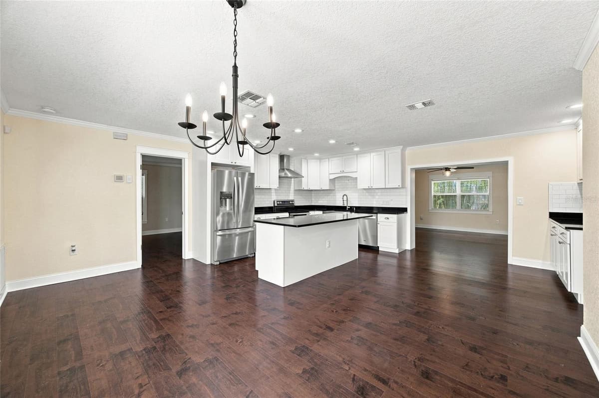 8327 JENNIFER LANE — photo 13 of 56