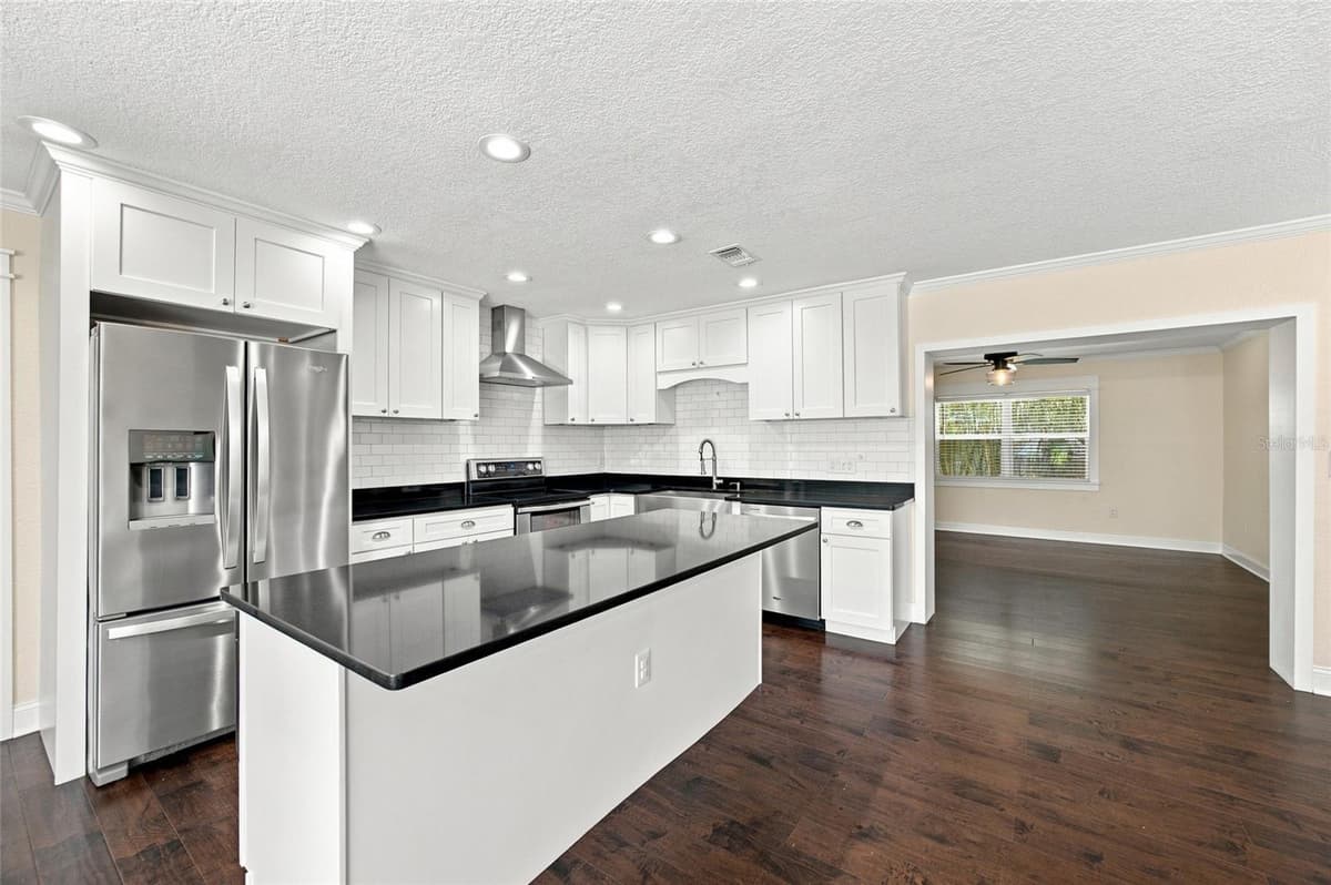 8327 JENNIFER LANE — photo 16 of 56