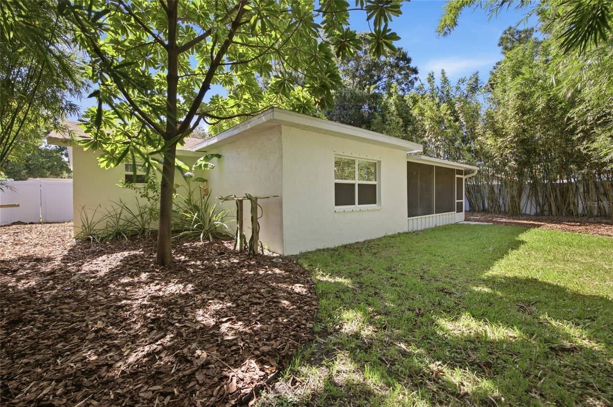 8327 JENNIFER LANE — photo 8 of 56