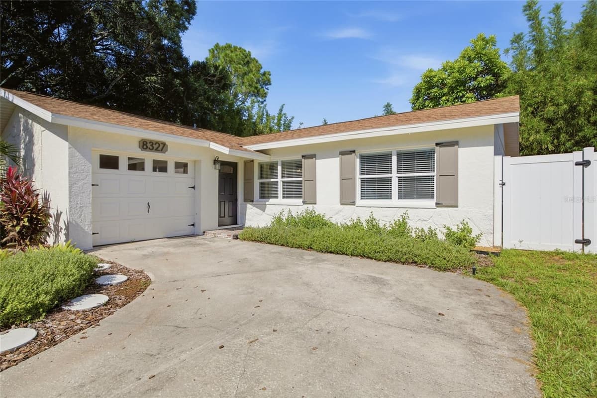 8327 JENNIFER LANE — photo 3 of 56