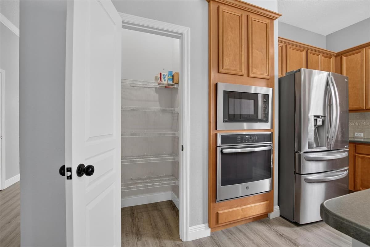 5246 BRIGHTON SHORE DRIVE — photo 18 of 84