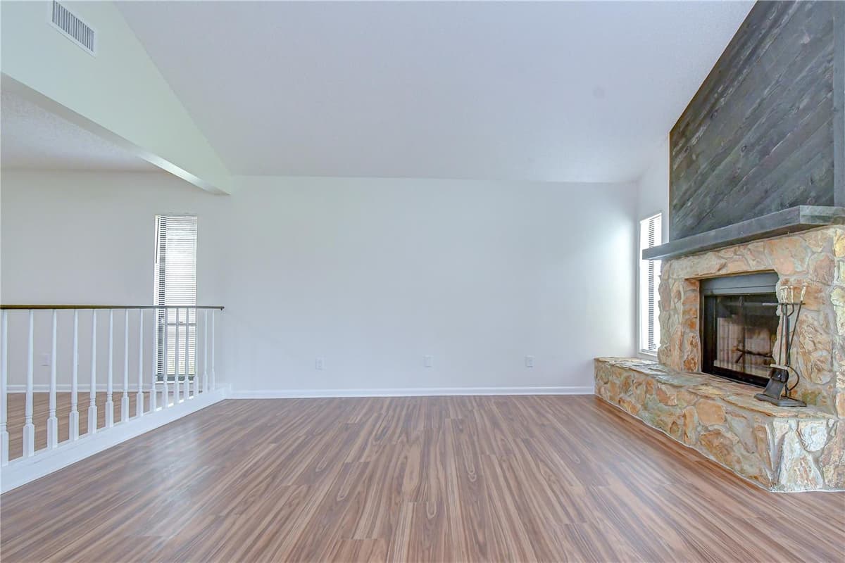16131 GARDENDALE DRIVE — photo 13 of 33