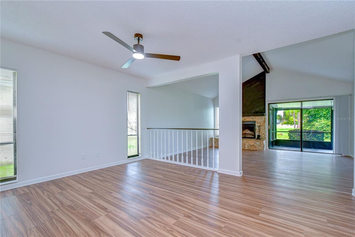 16131 GARDENDALE DRIVE — photo 6 of 33