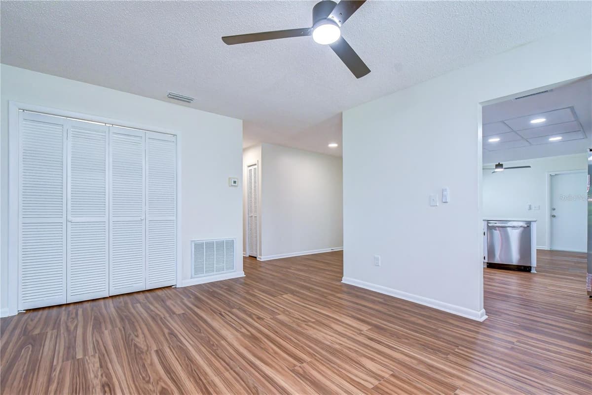 16131 GARDENDALE DRIVE — photo 23 of 33