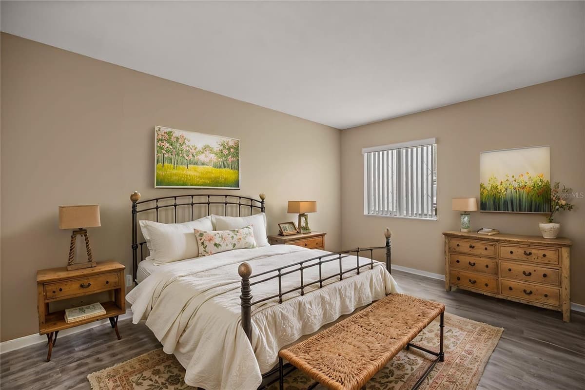 568 FAIRWAYS CIRCLE — photo 10 of 55