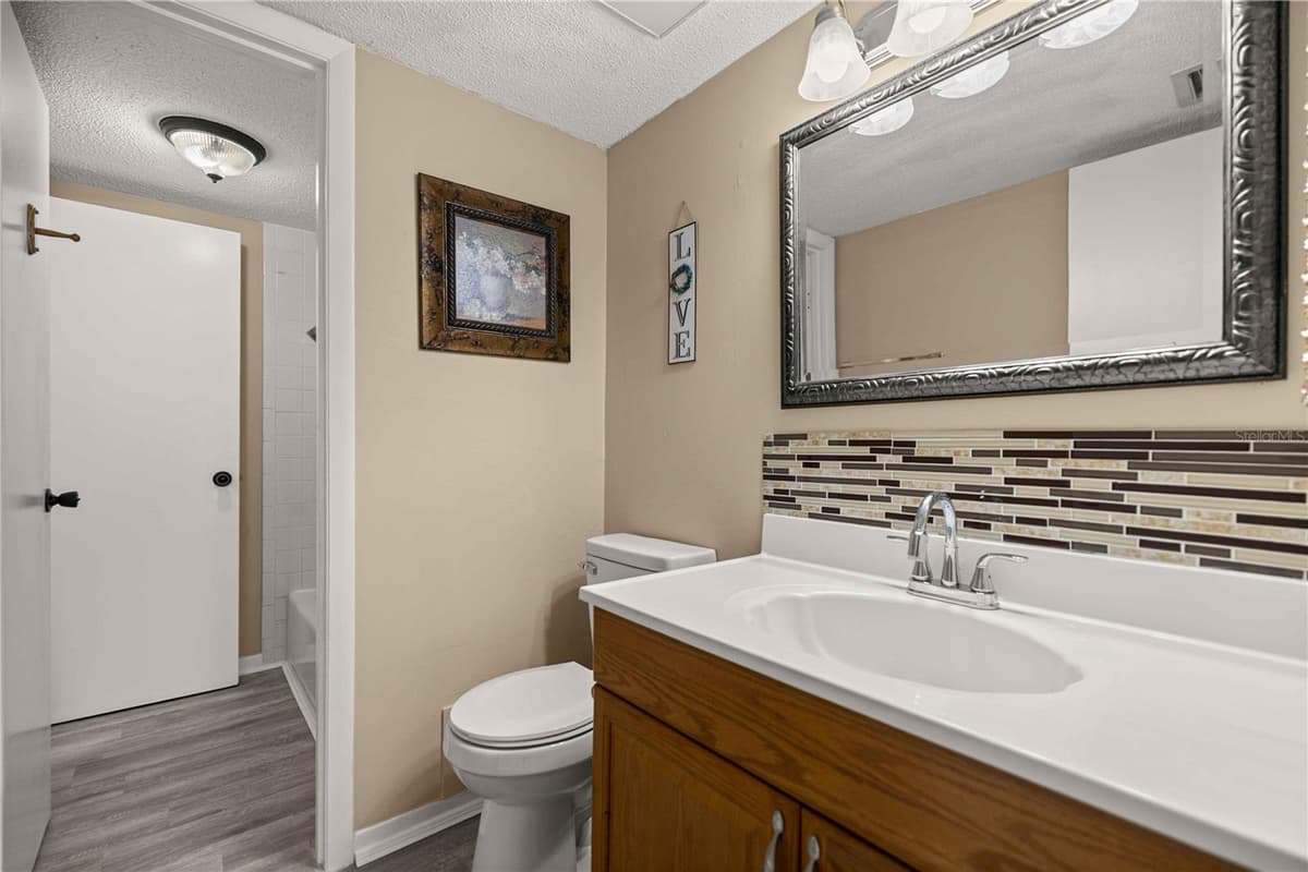 568 FAIRWAYS CIRCLE — photo 14 of 55