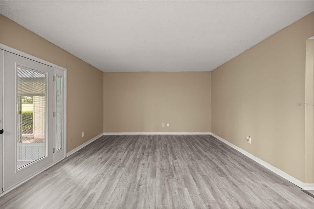 568 FAIRWAYS CIRCLE — photo 25 of 55