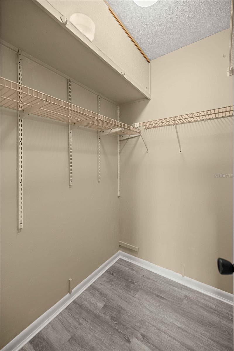 568 FAIRWAYS CIRCLE — photo 13 of 55