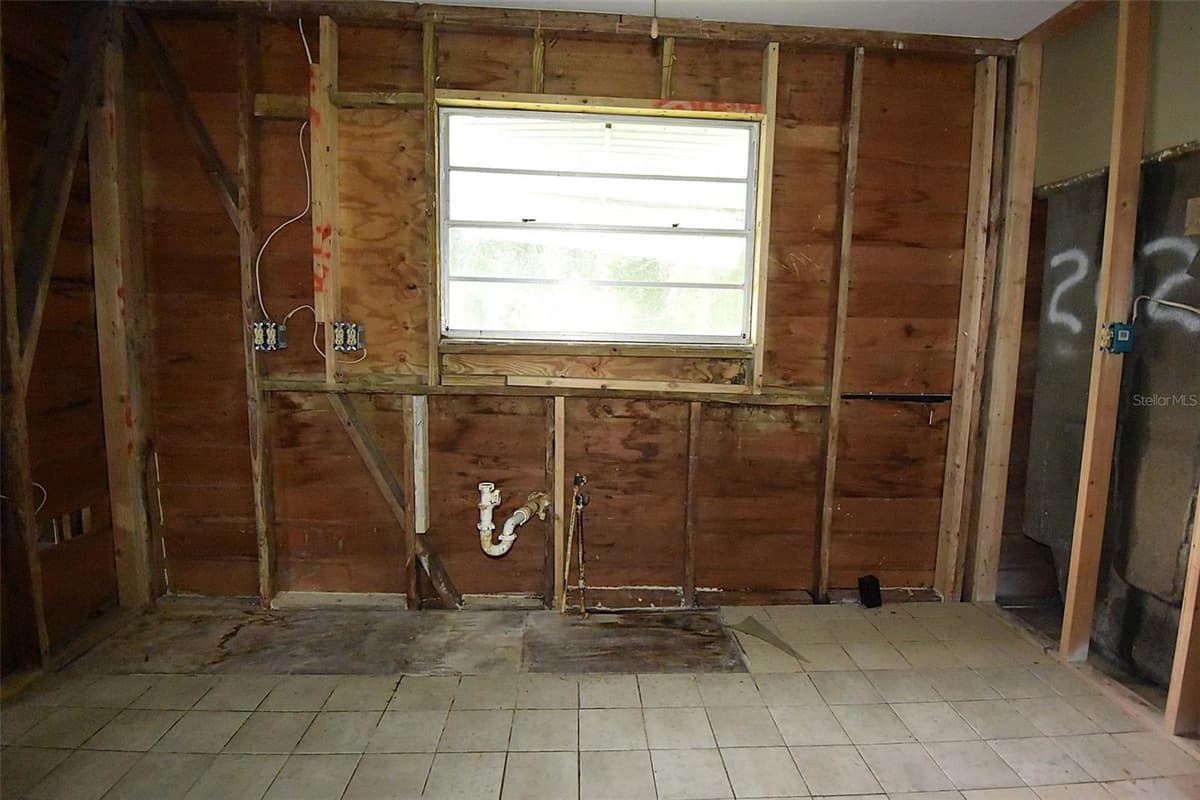 1422 HUMPHREY STREET — photo 11 of 23