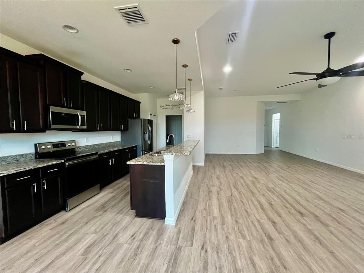 13554 MARILYN COURT — photo 7 of 50