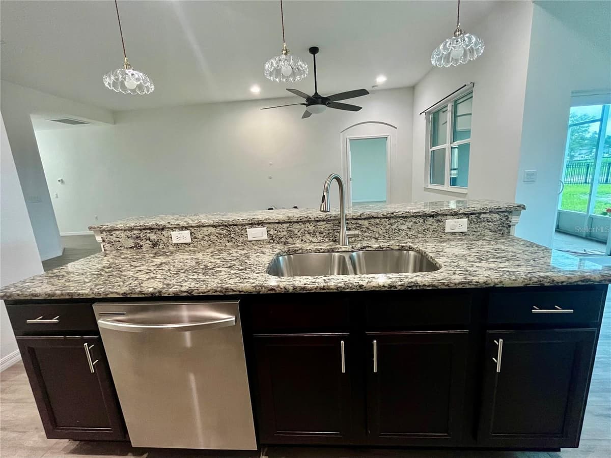 13554 MARILYN COURT — photo 10 of 50