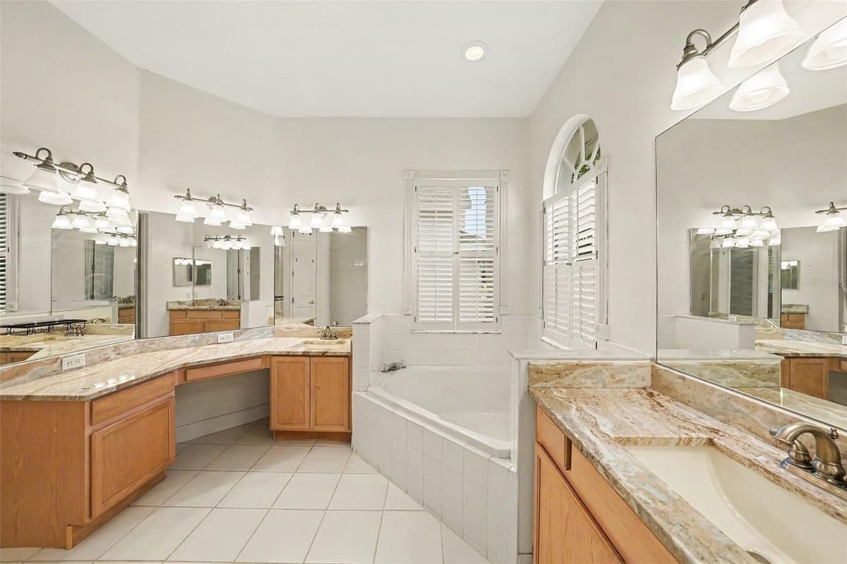 12516 LEATHERLEAF DRIVE — photo 5 of 31