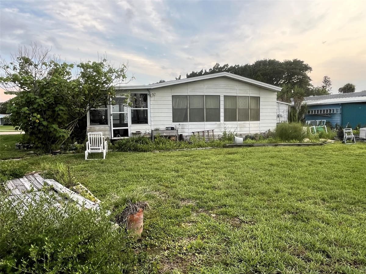 281 GOLDEN BAY BOULEVARD — photo 3 of 30