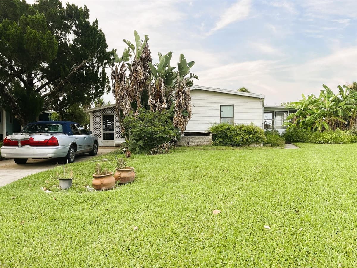 281 GOLDEN BAY BOULEVARD — photo 1 of 30