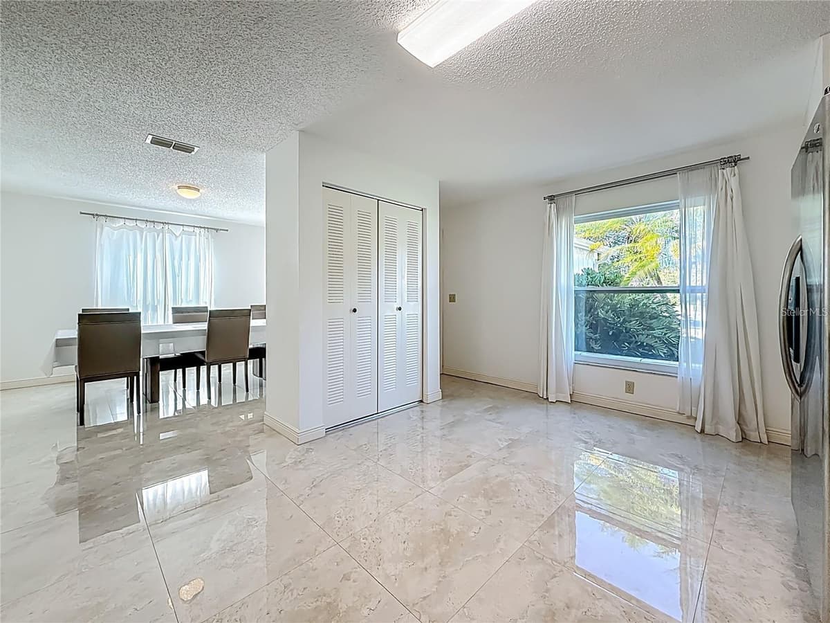 1909 CASTLE BAY COURT — photo 4 of 53
