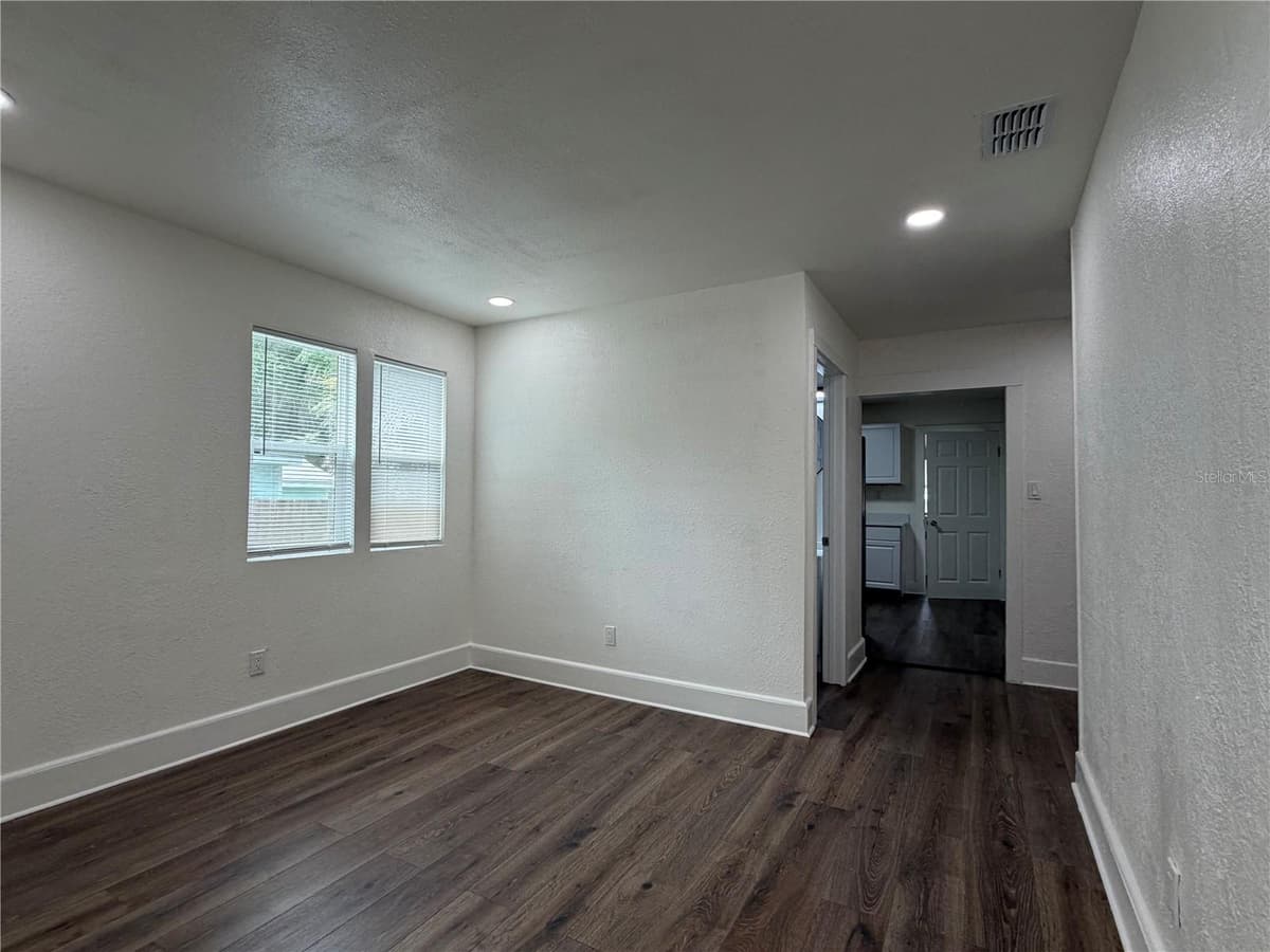 233 S RHODES STREET — photo 25 of 27