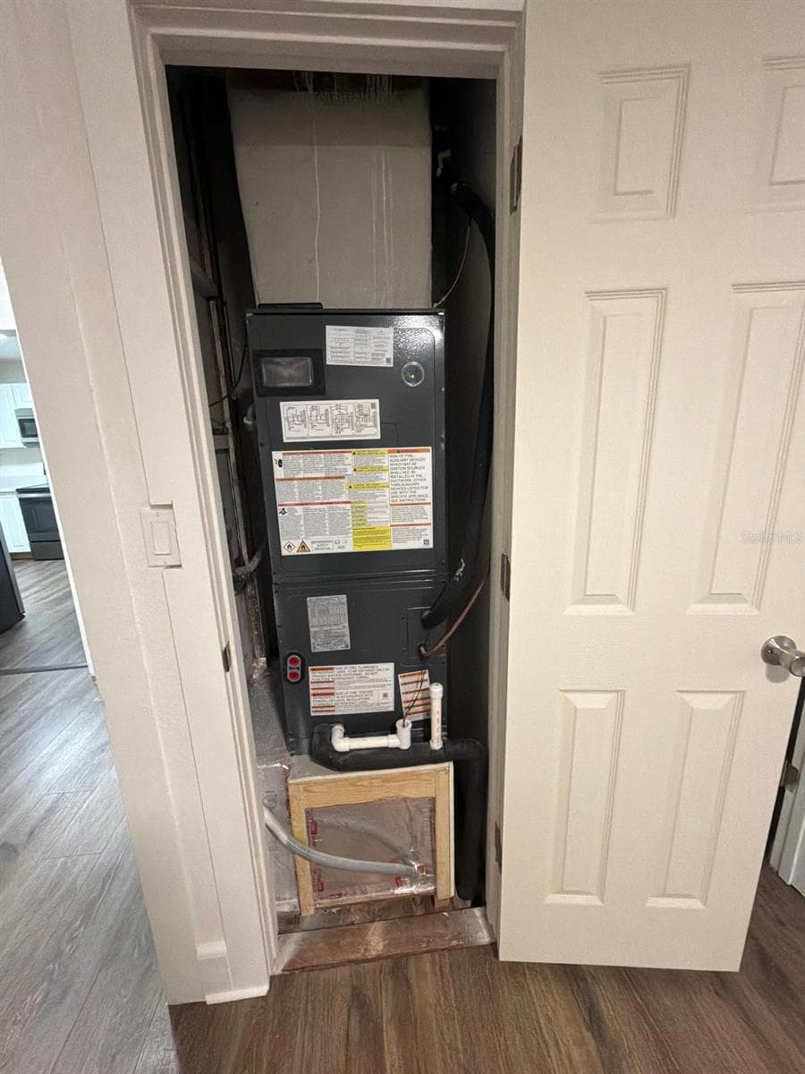 233 S RHODES STREET — photo 14 of 27