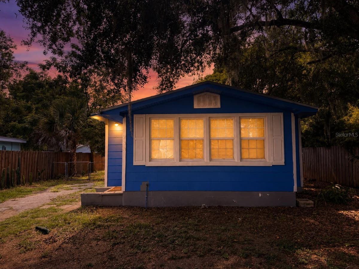 233 S RHODES STREET — photo 1 of 27
