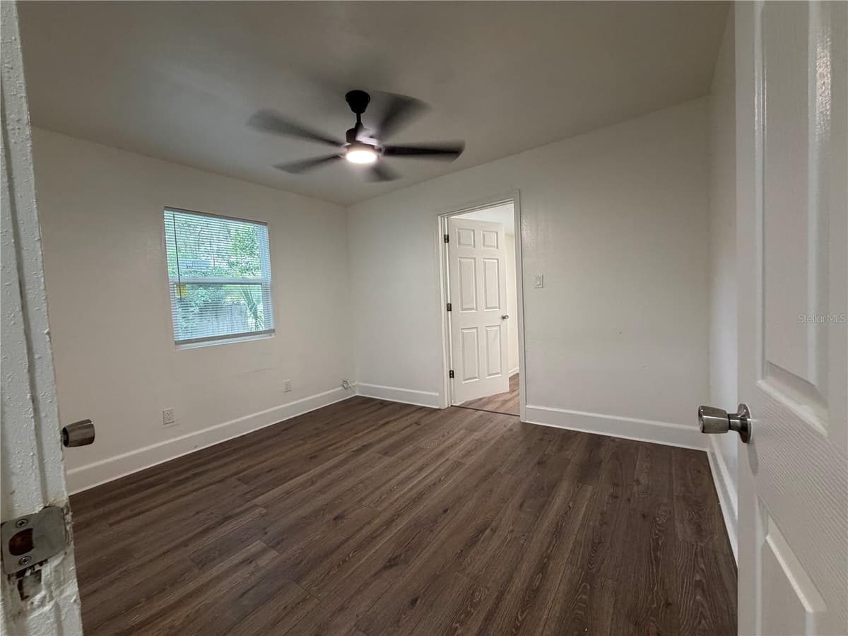 233 S RHODES STREET — photo 7 of 27