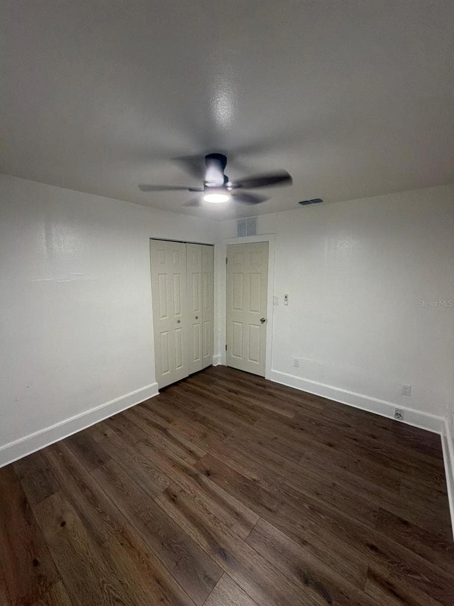 233 S RHODES STREET — photo 11 of 27