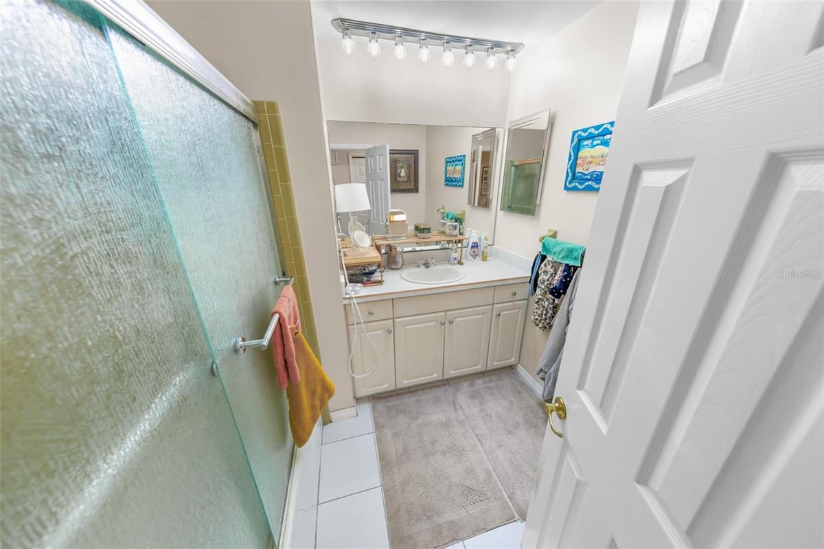 2041 HALIFAX DRIVE — photo 17 of 24