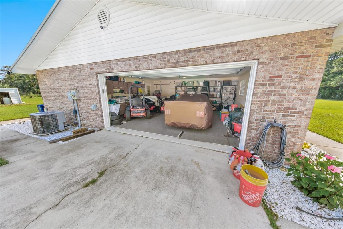 2041 HALIFAX DRIVE — photo 19 of 24