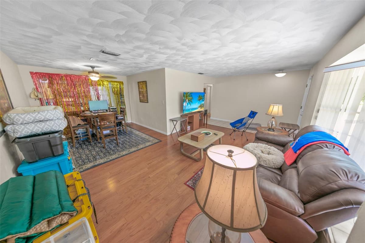 2041 HALIFAX DRIVE — photo 7 of 24