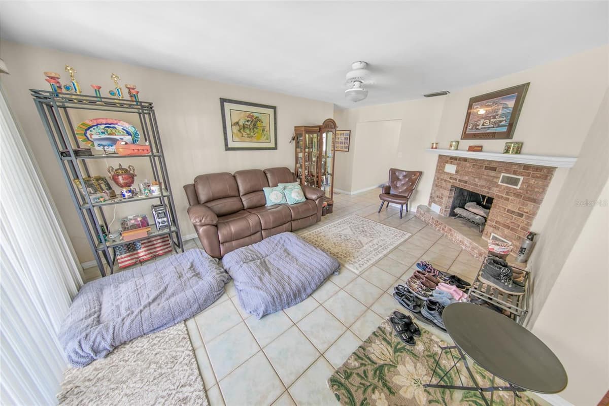2041 HALIFAX DRIVE — photo 11 of 24