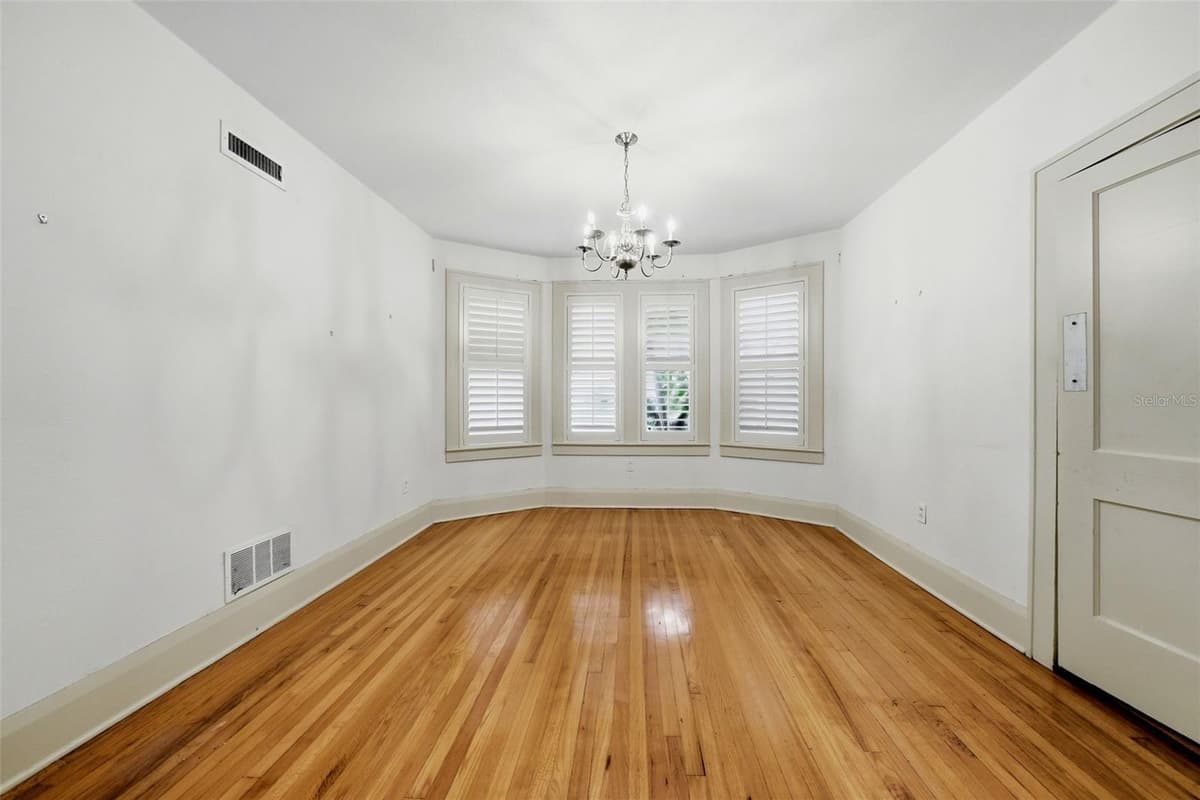 3123 OAKLYN AVENUE — photo 9 of 33