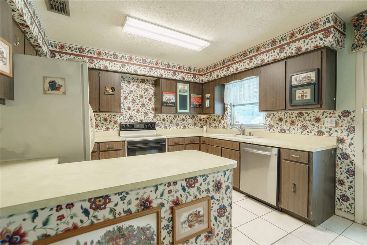 3404 35TH STREET — photo 12 of 40
