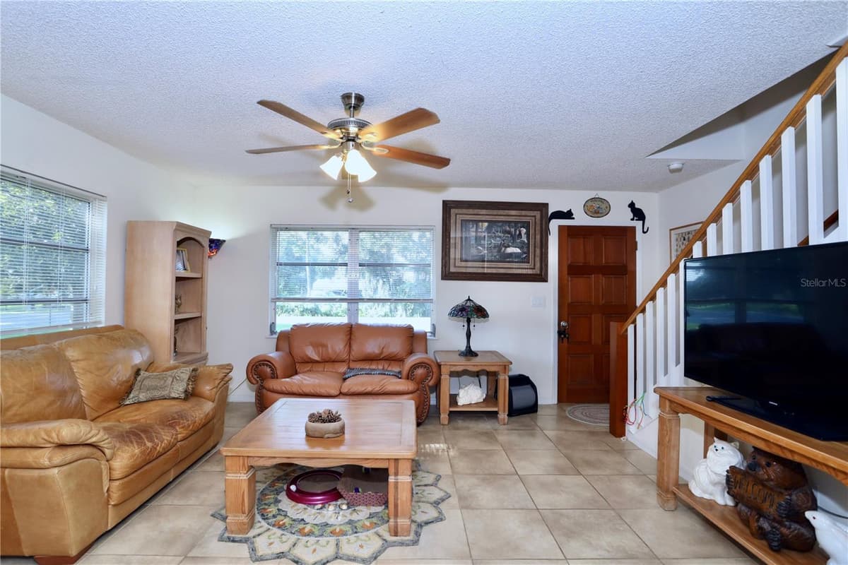 4849 MEADOW DRIVE — photo 9 of 36