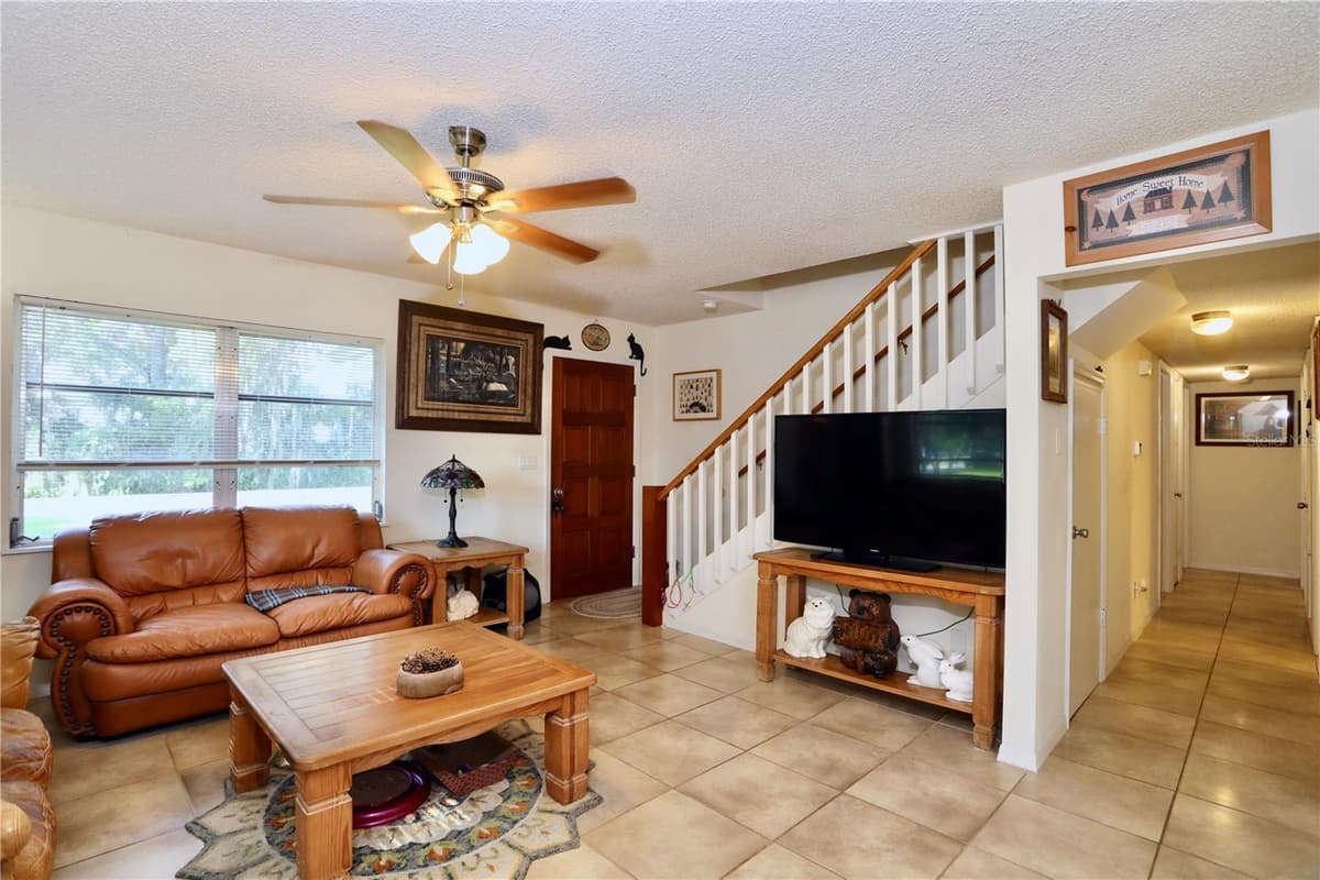 4849 MEADOW DRIVE — photo 8 of 36