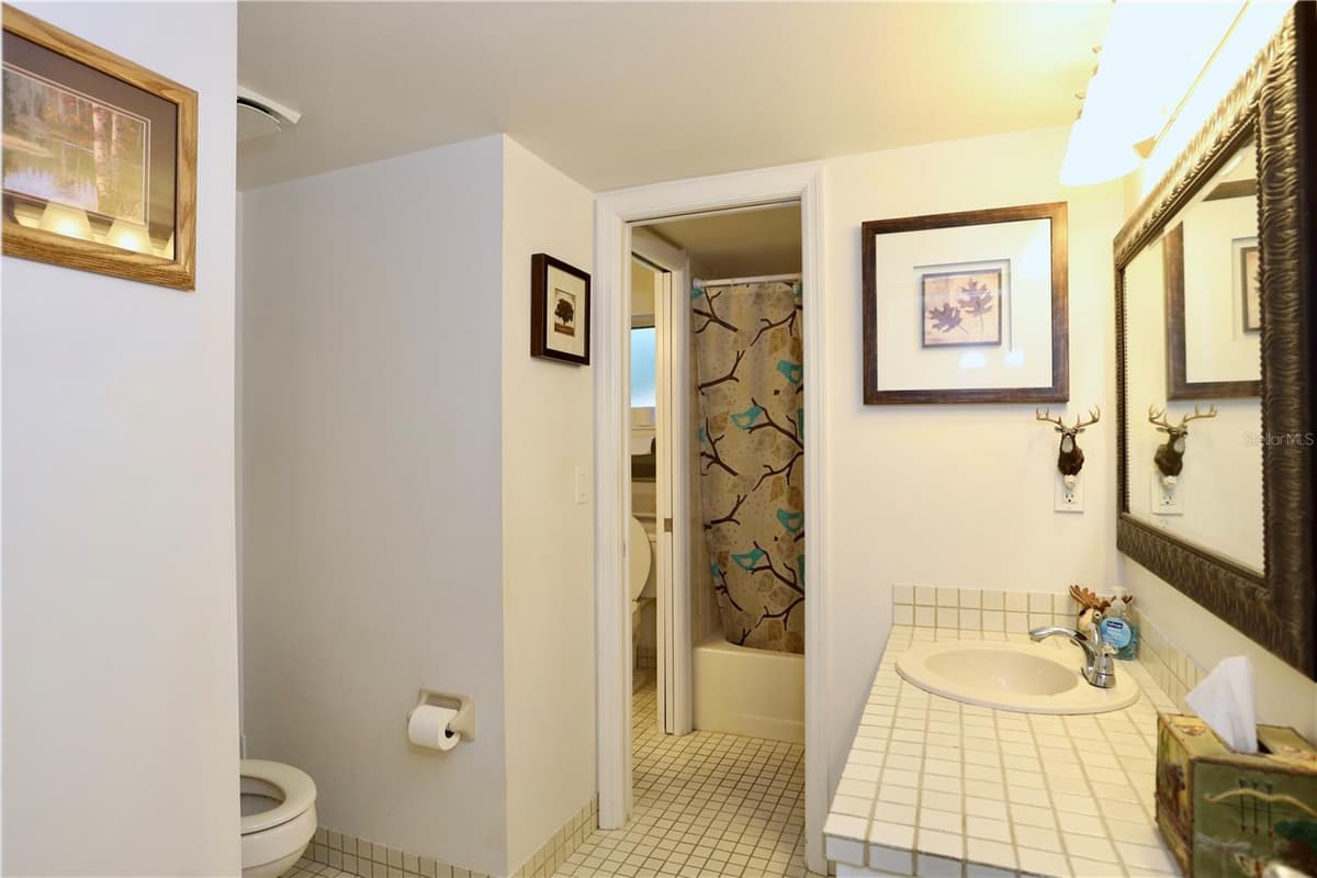4849 MEADOW DRIVE — photo 11 of 36