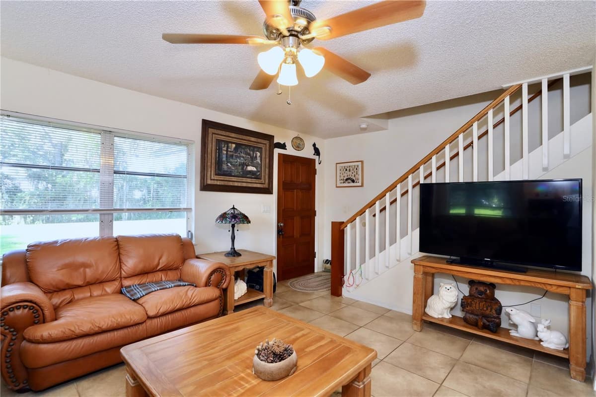 4849 MEADOW DRIVE — photo 10 of 36