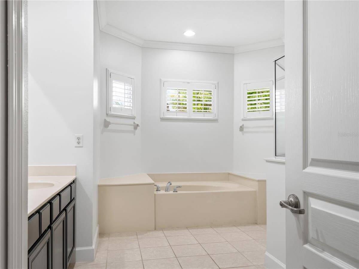 477 LUNA BELLA LANE — photo 37 of 83