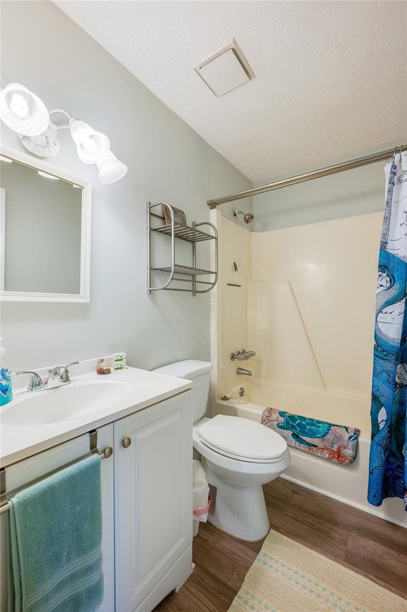 840 CENTER AVENUE — photo 14 of 37