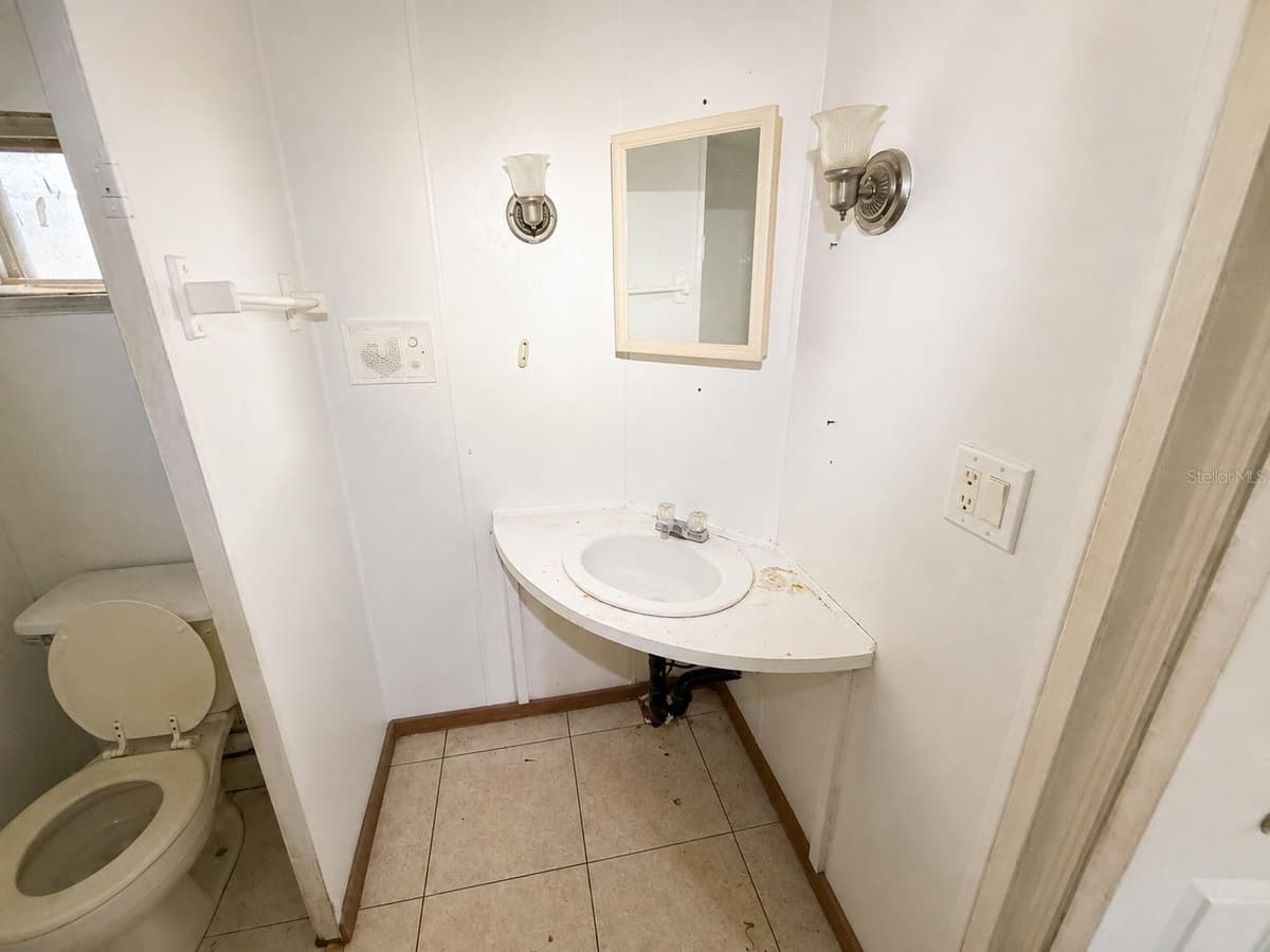 9136 31ST AVENUE ROAD — photo 9 of 13