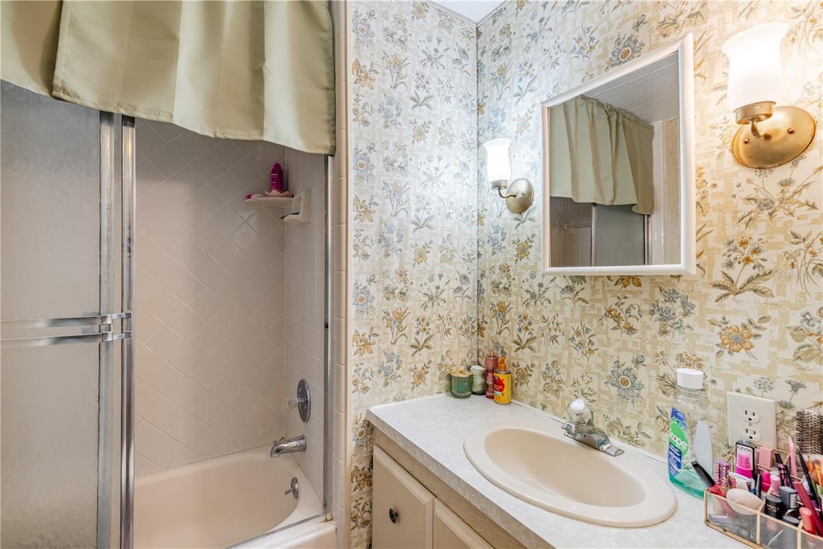 35737 SHELLEY DRIVE — photo 12 of 47