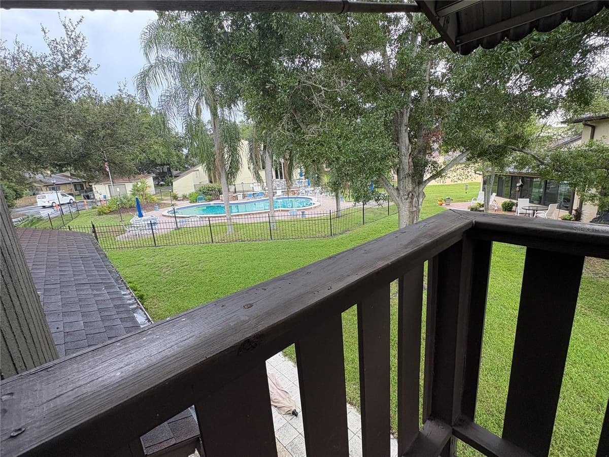 2101 SUNSET POINT ROAD — photo 34 of 37