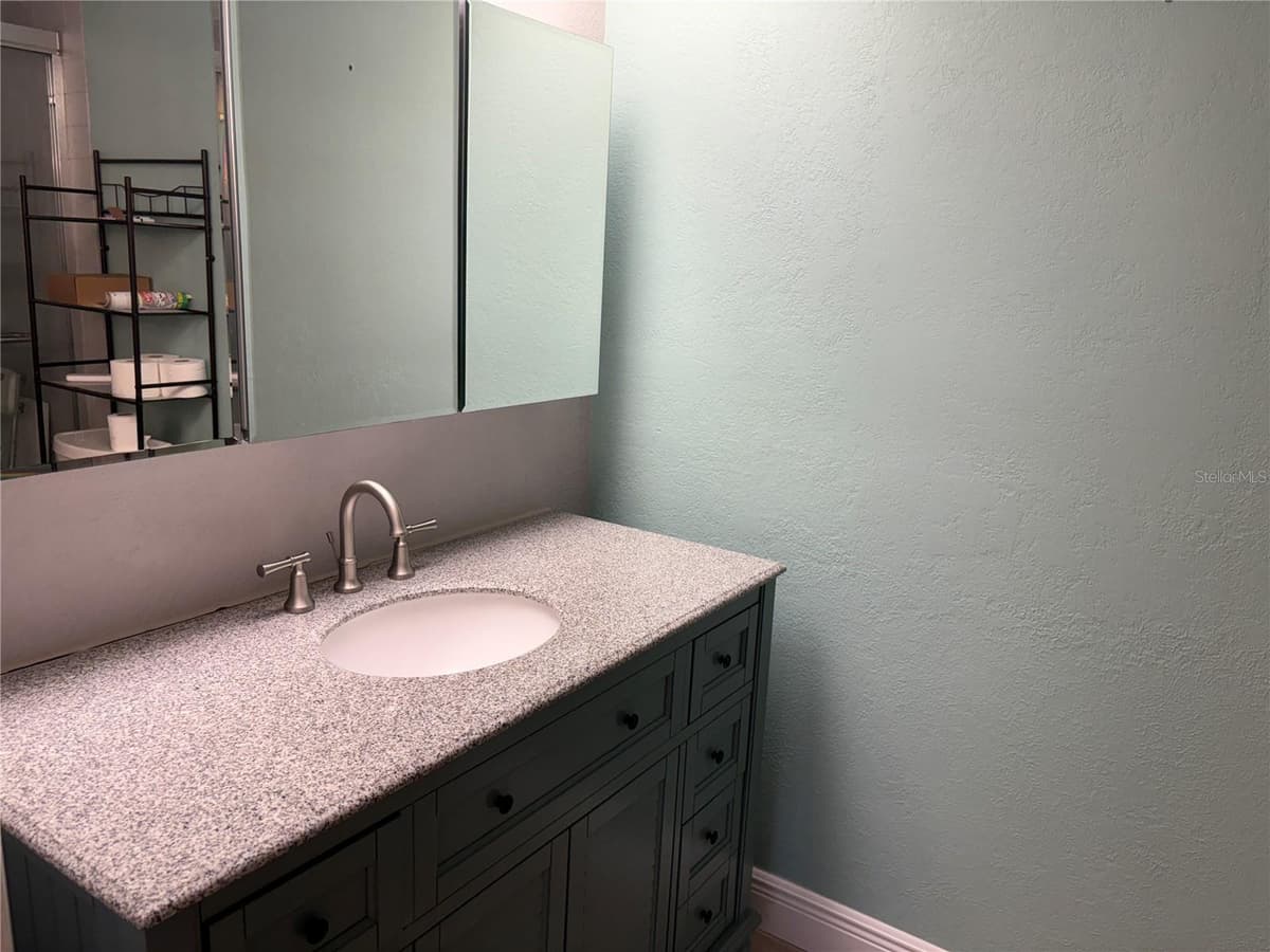 2101 SUNSET POINT ROAD — photo 25 of 37