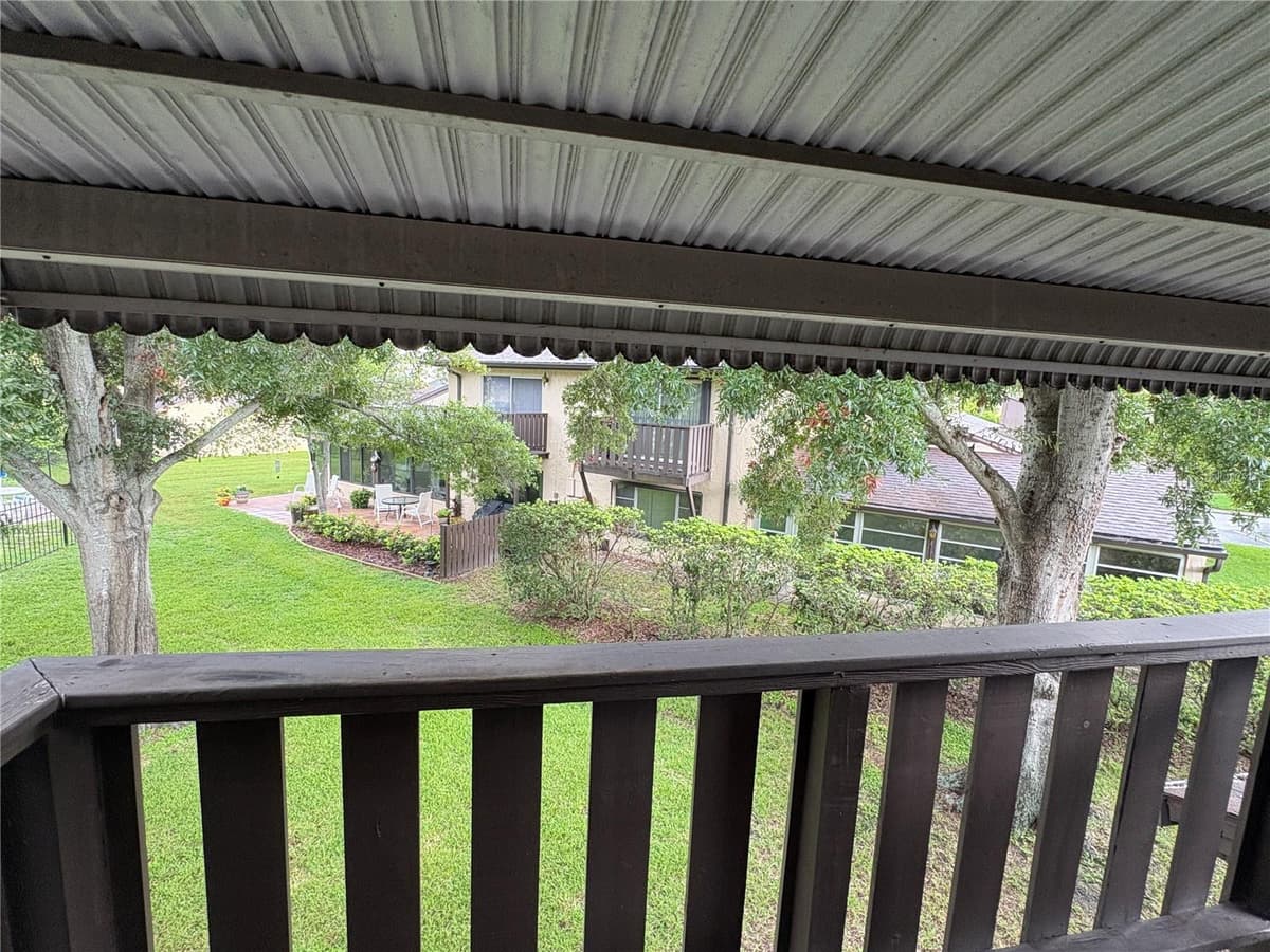 2101 SUNSET POINT ROAD — photo 33 of 37