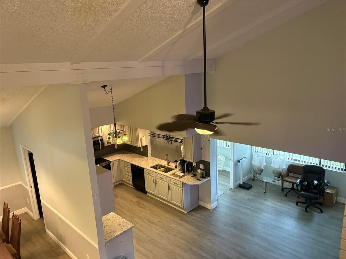 2101 SUNSET POINT ROAD — photo 13 of 37