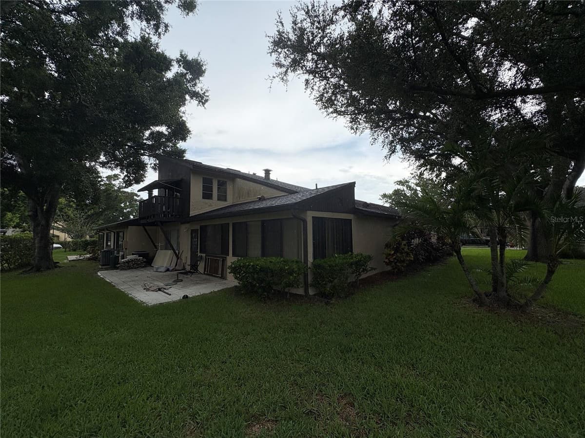 2101 SUNSET POINT ROAD — photo 5 of 37