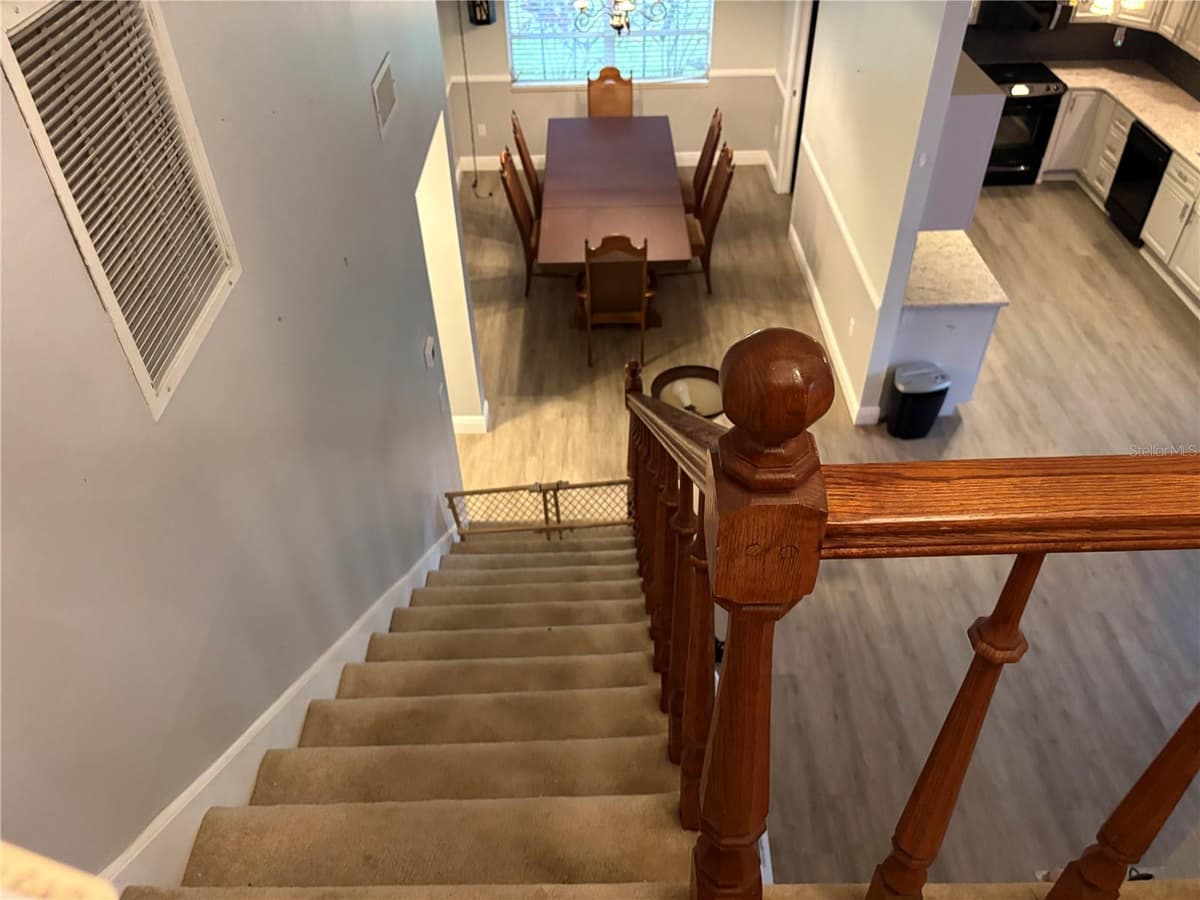 2101 SUNSET POINT ROAD — photo 32 of 37