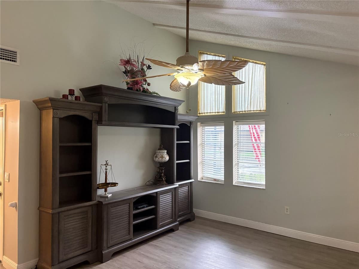 2101 SUNSET POINT ROAD — photo 18 of 37