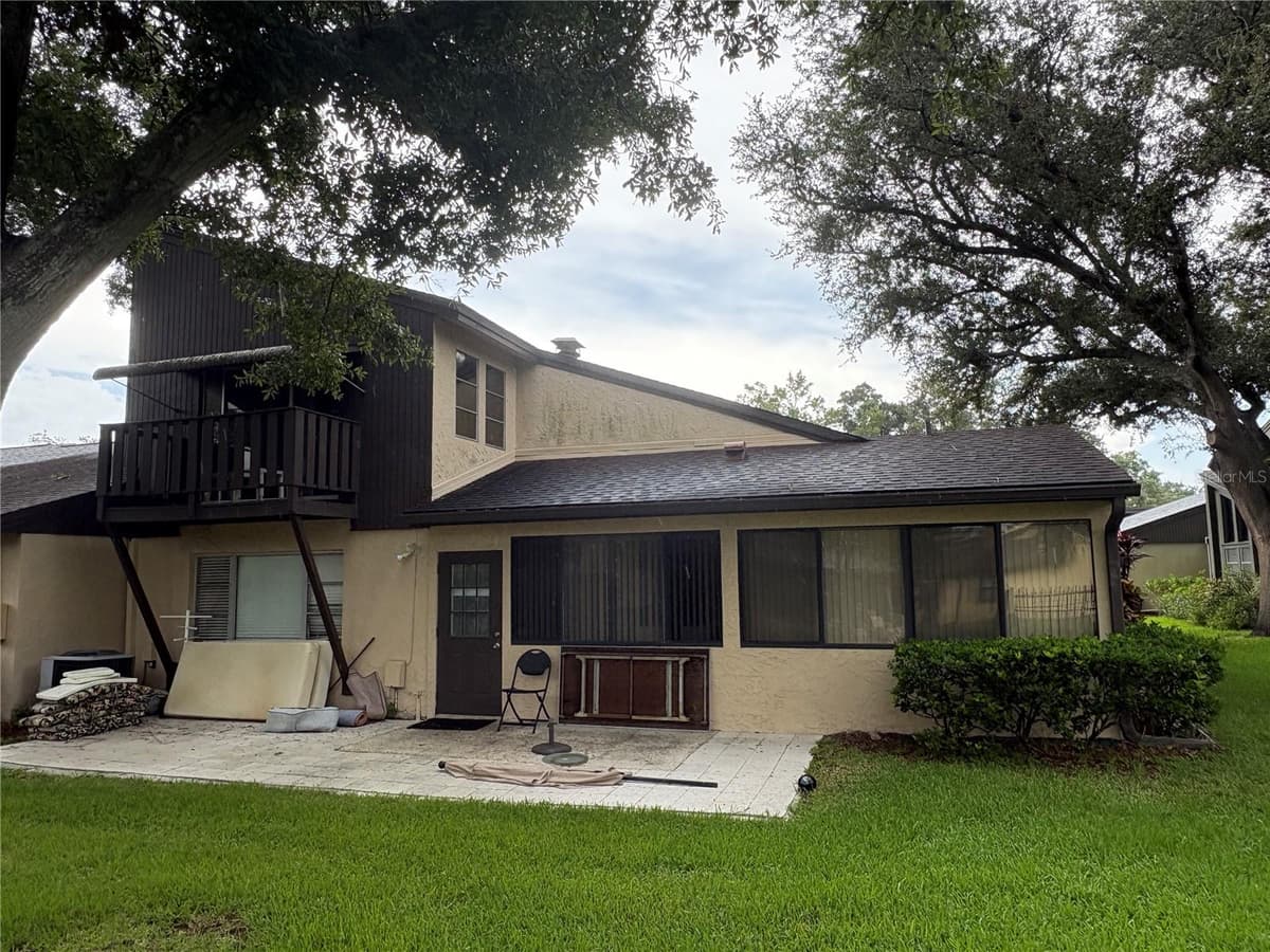 2101 SUNSET POINT ROAD — photo 4 of 37