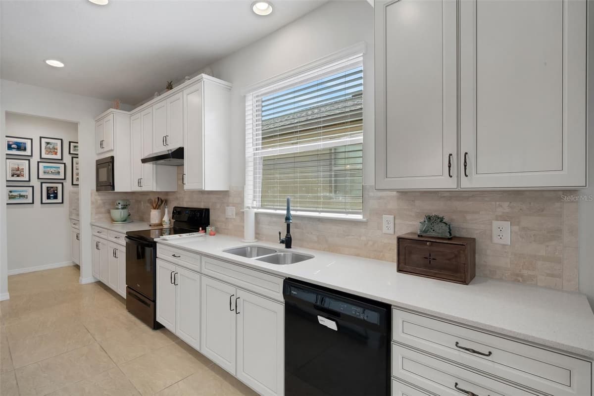 519 VIGO STREET — photo 21 of 81