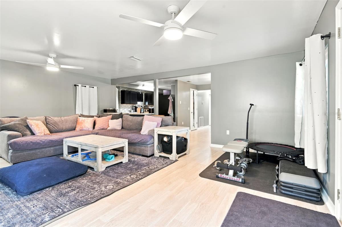 471 PINEGROVE STREET — photo 19 of 44