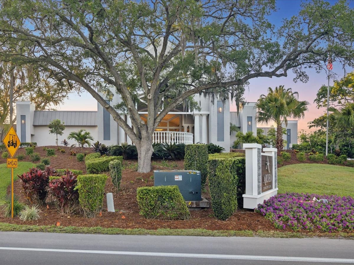 121 LINDSAY LANE — photo 75 of 81
